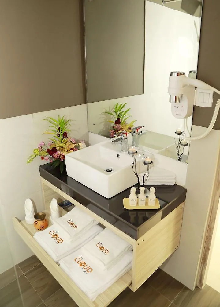 Hotel Cloud 9 Negombo