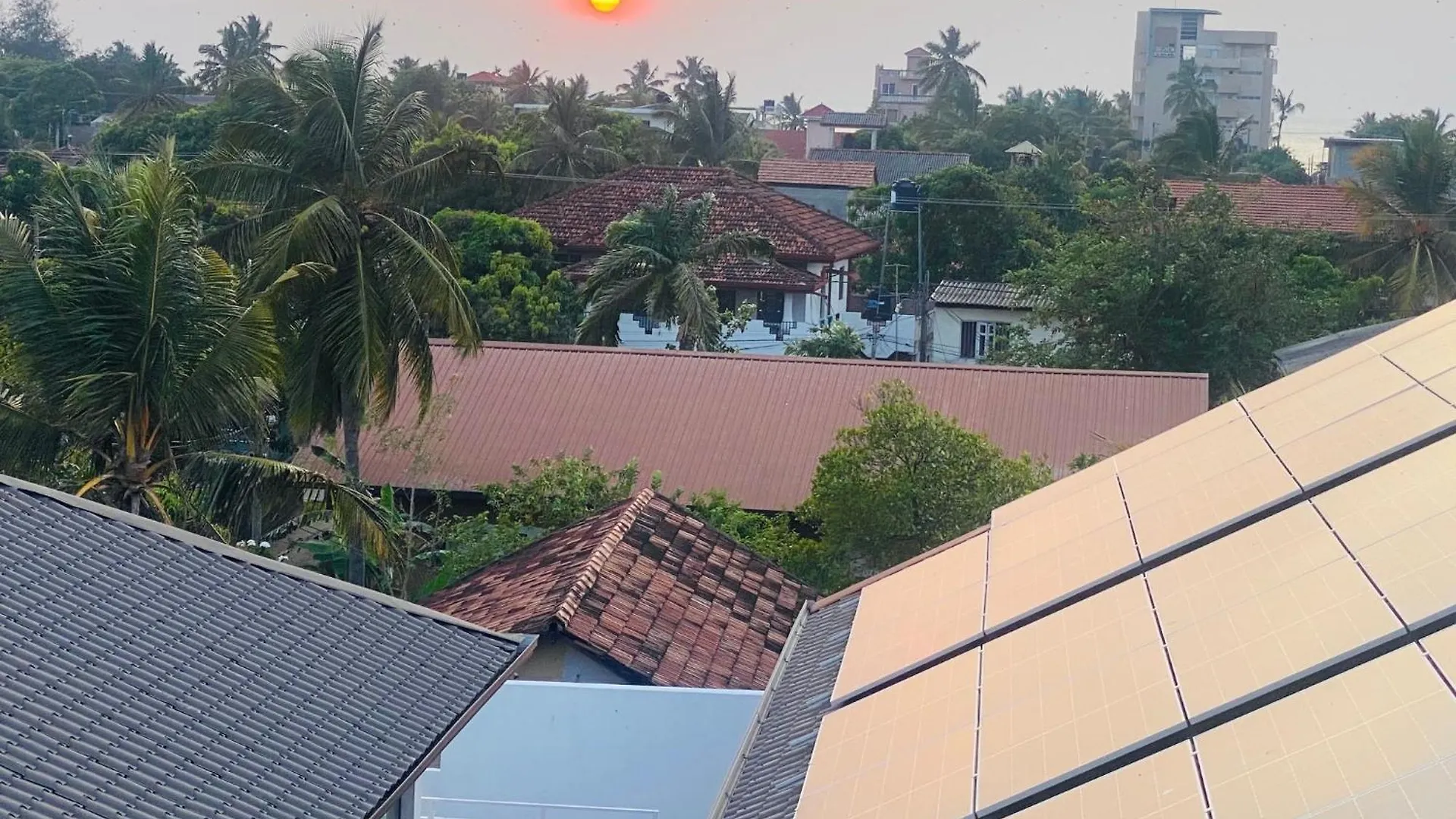 Hotel Cloud 9 Negombo 3*,