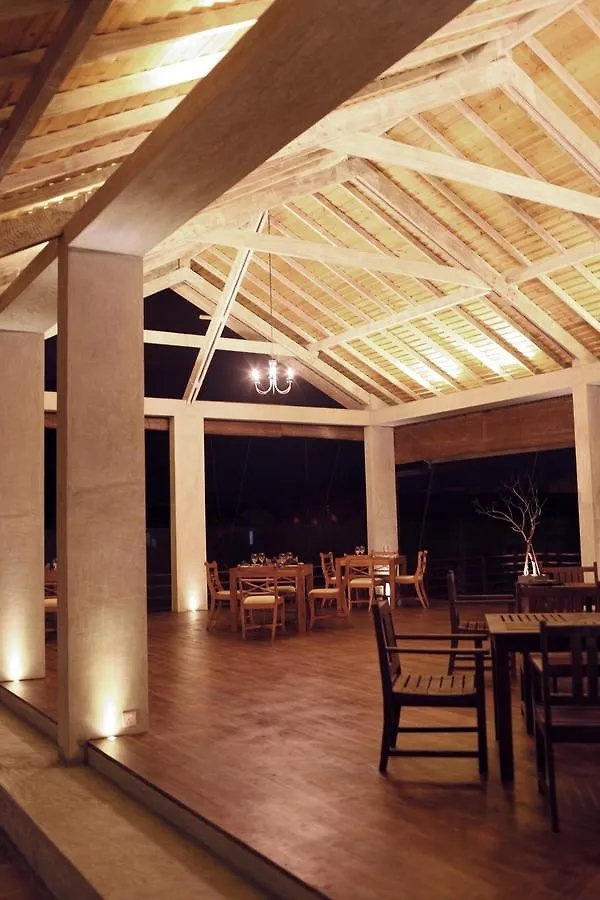 Hotel Cloud 9 Negombo