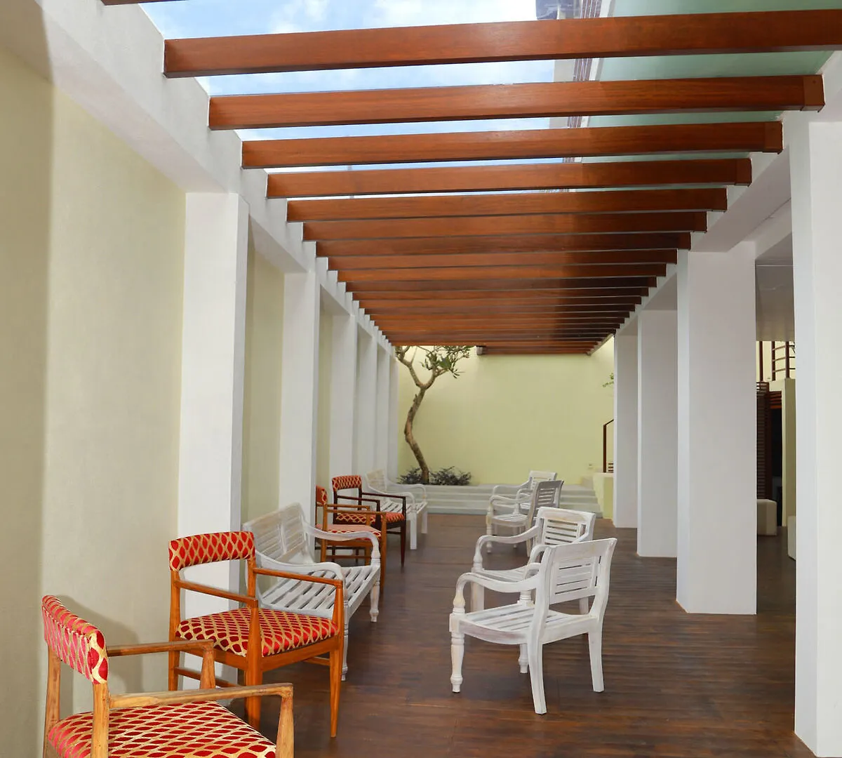 Hotel Cloud 9 Negombo